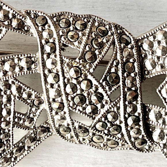 Very Large Macasite Bow Pin Silver Tone Vintage Brooch Romancecore Feminine - Picture 5 of 13